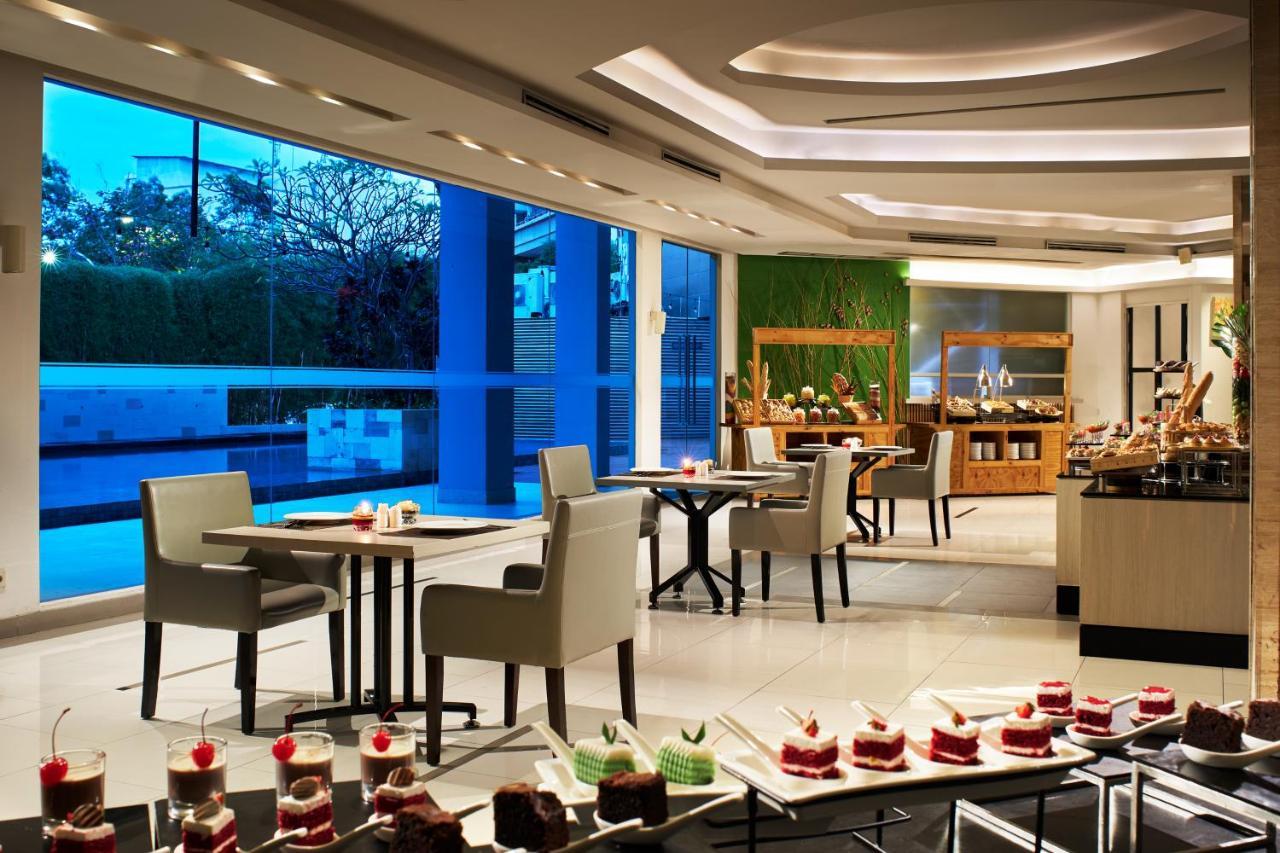 El Hotel Jakarta Luaran gambar
