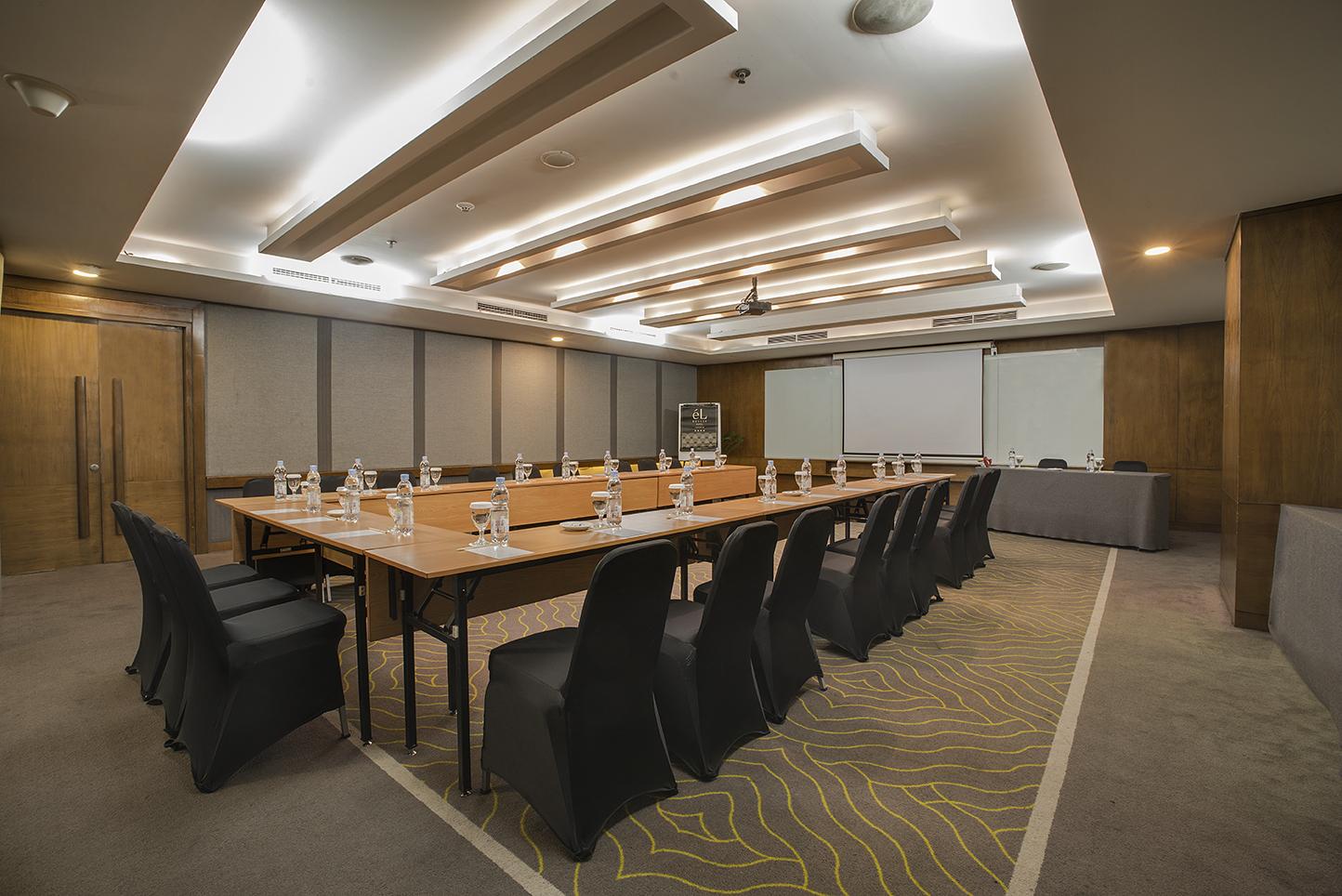 El Hotel Jakarta Luaran gambar