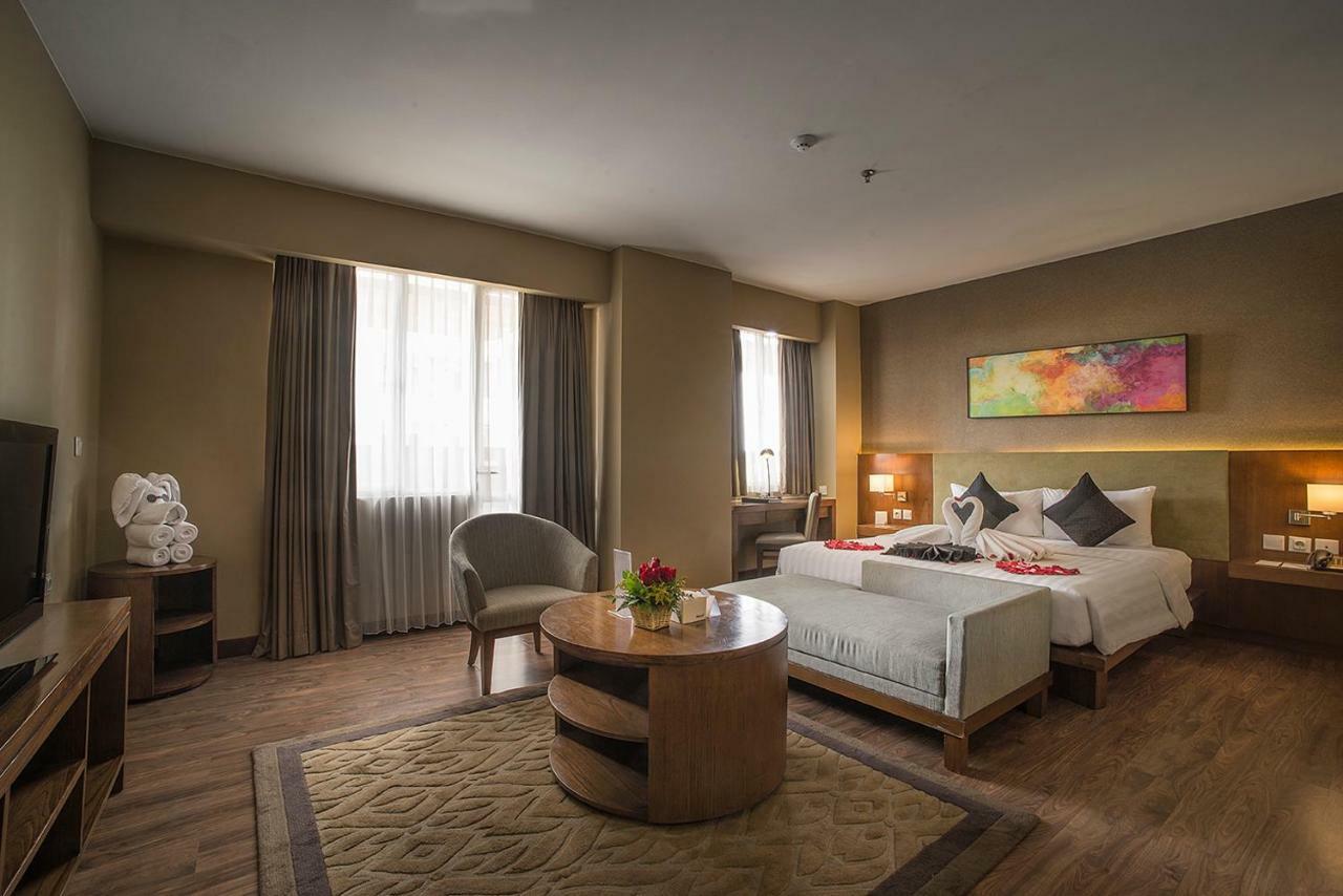 El Hotel Jakarta Luaran gambar